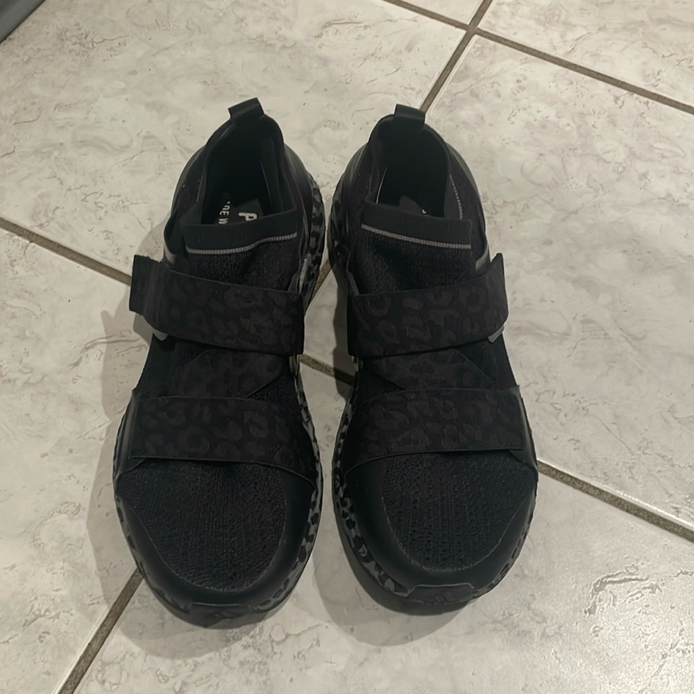 Stella McCartney x Wmns Ultraboost X Black Leopard Adidas sneaker size 8.5